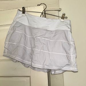 Lulu Lemon White Tennis Skirts - Size 6